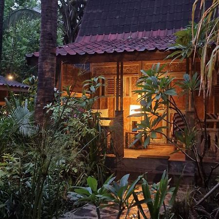 Villas Light House - Eco-Traditional Joglo Gili Trawangan Zewnętrze zdjęcie